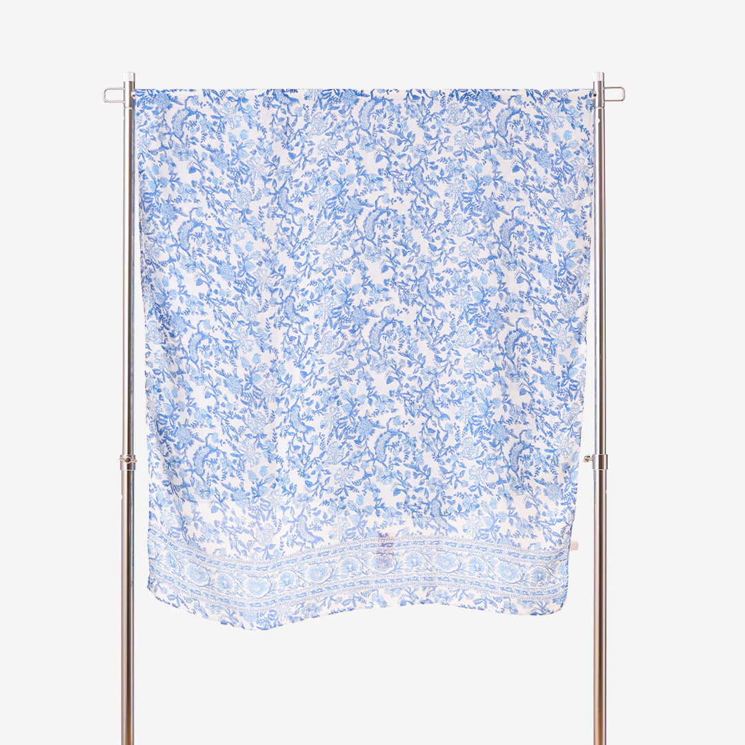 Blå sjal med paisleymönster