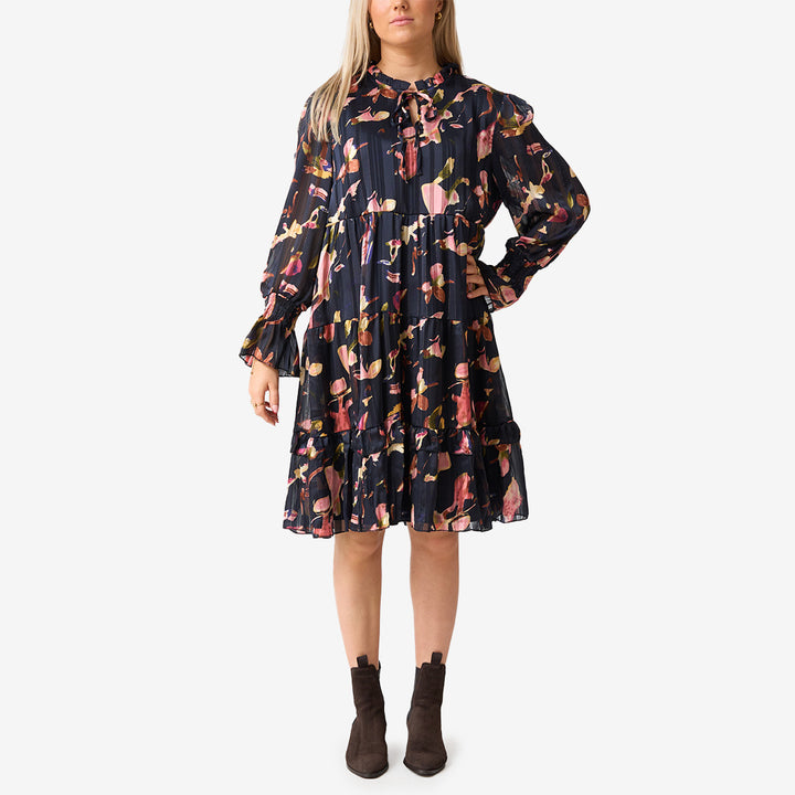 Svart klänning CH25AW27 med färgglatt blomstertryck i luftig polyester