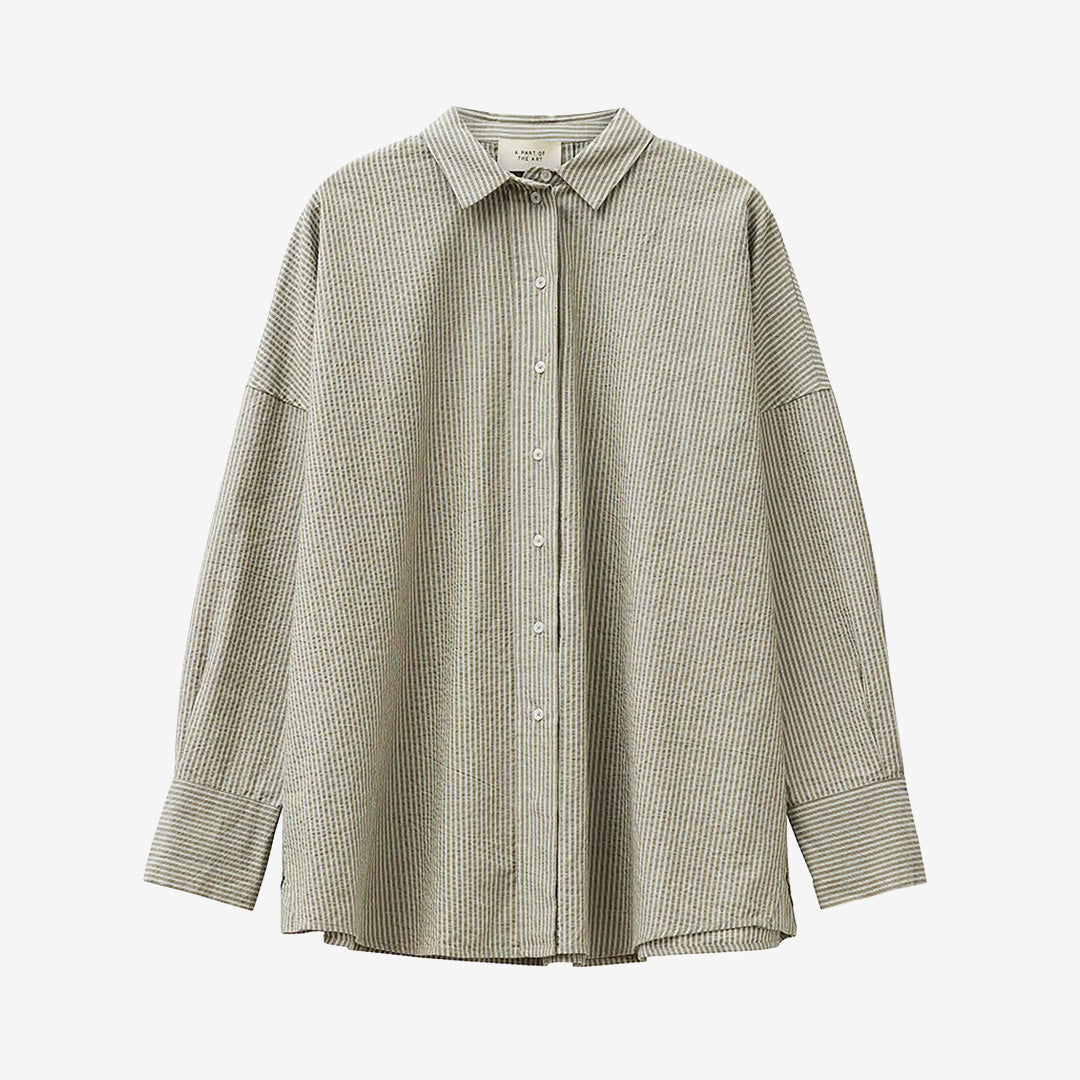 CW261014 Breezy Shirt i khaki och vitt randigt mönster för dam tillverkad i 100% bomull med oversized passform