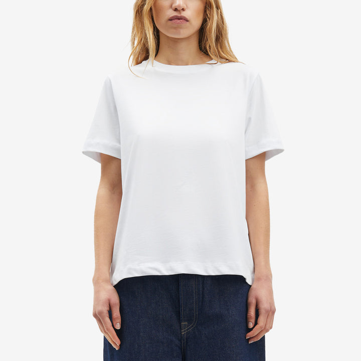 Samsøe Samsøe Camino T-shirt vit i ekologisk bomull med rund hals