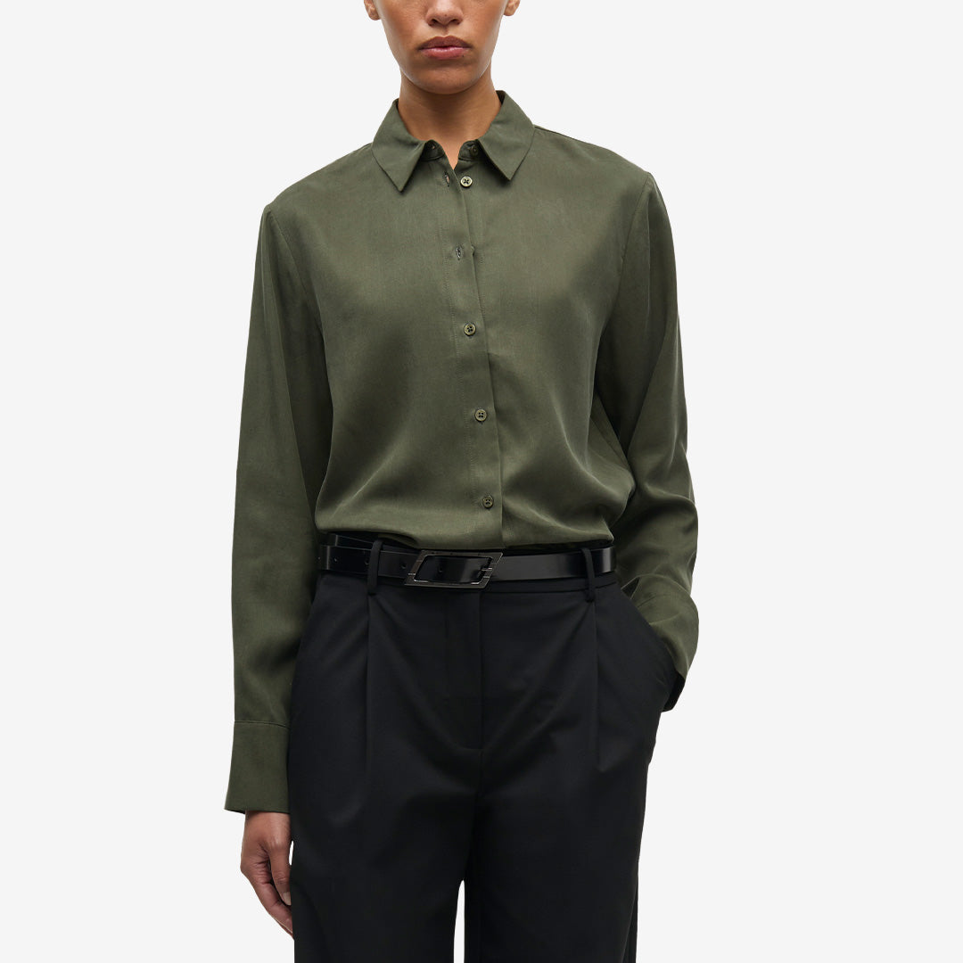 Samina LS Shirt för dam i Forest Night från F10000060, tillverkad i 100% TENCEL™ Lyocell med lång ärm.