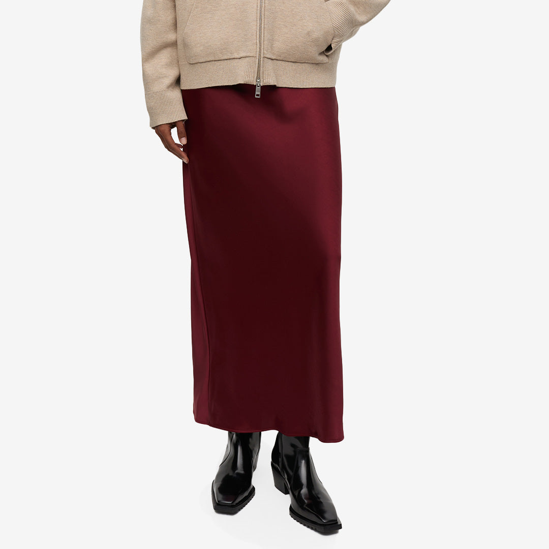 Samsøe Samsøe Saagneta Long Skirt Syrah, lång kjol i vinröd nyans med stilren design.