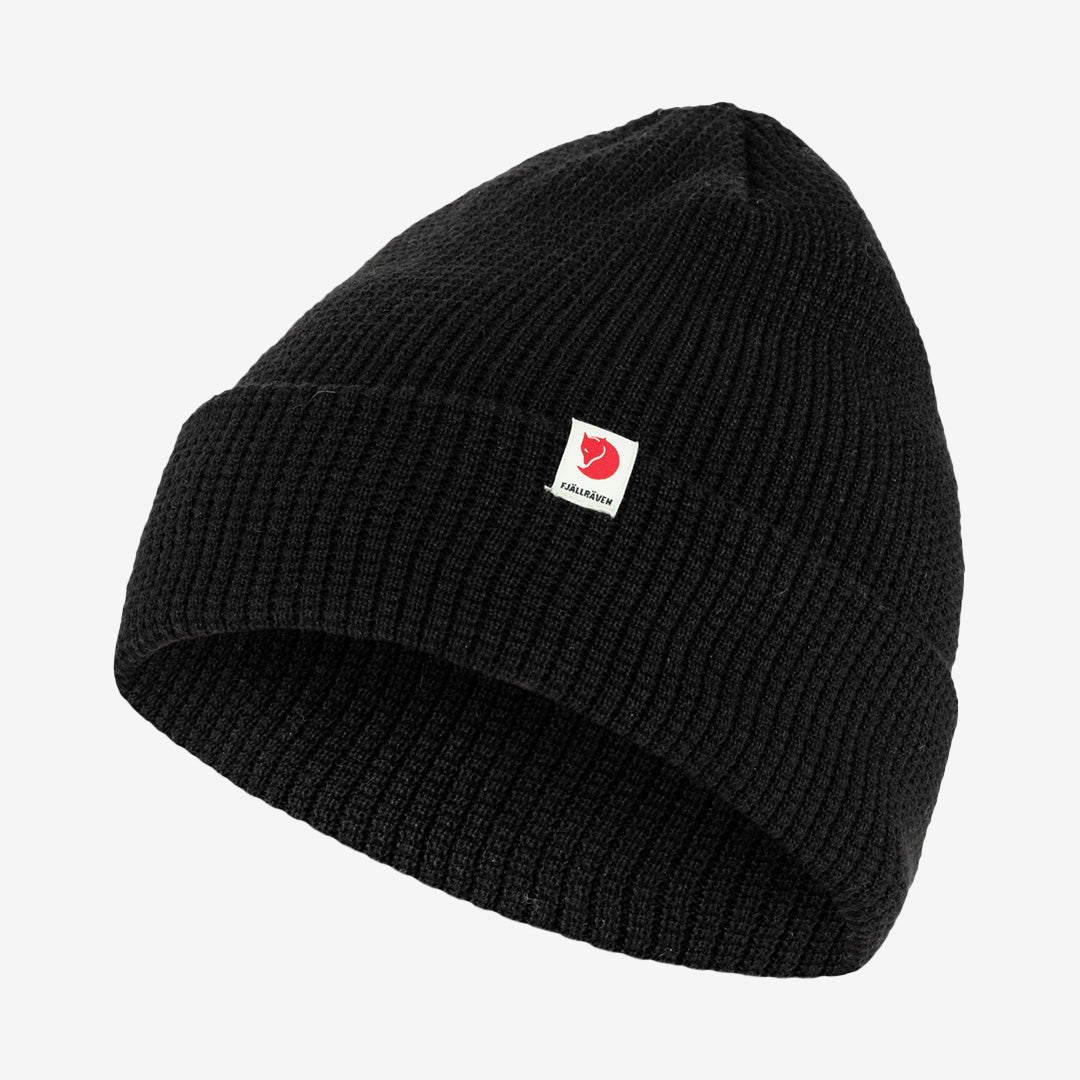 Fjällräven Tab Hat i svart – mössa i återvunnen polyester med uppvikt kant