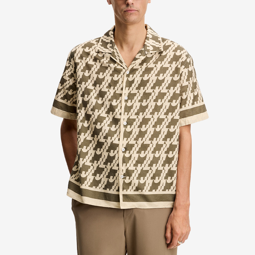 Ellis Border Resort Shirt i ekologisk bomull och Tencel, färg Glitch Kalamata, modell FMST15638