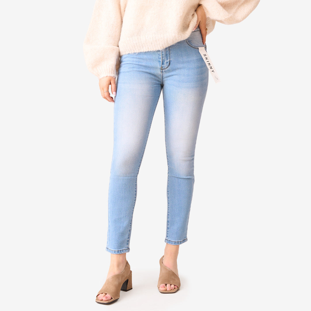 Stretchiga jeans med smickrande passform