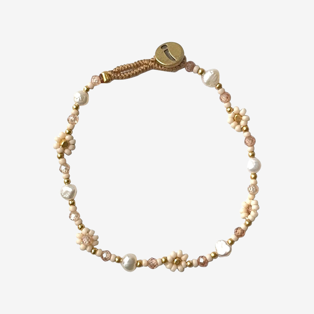 HP01 Lulu Flower Antique Beige armband med färgglada pärlor och 14K guldpläterade detaljer