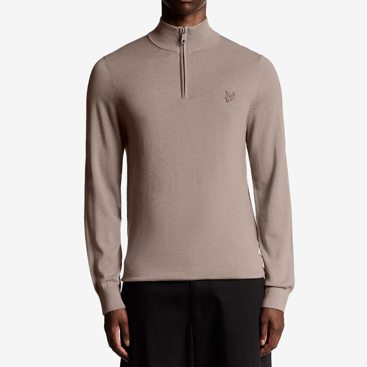 Lyle & Scott Tonal Eagle Merino Quarter Zip Jumper – grå merinoulltröja med 1/4-zip och ståkrage