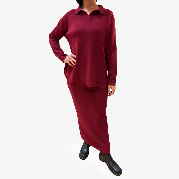 Rött LC283 stickat set med tröja och kjol i viskos- och polyamidblandning.