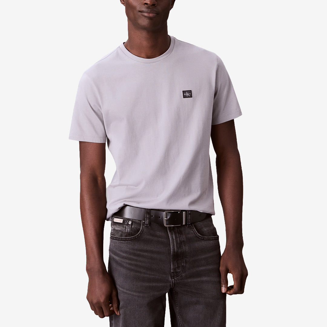 Calvin Klein SS Badge t-shirt i formal gray med diskret logobadge