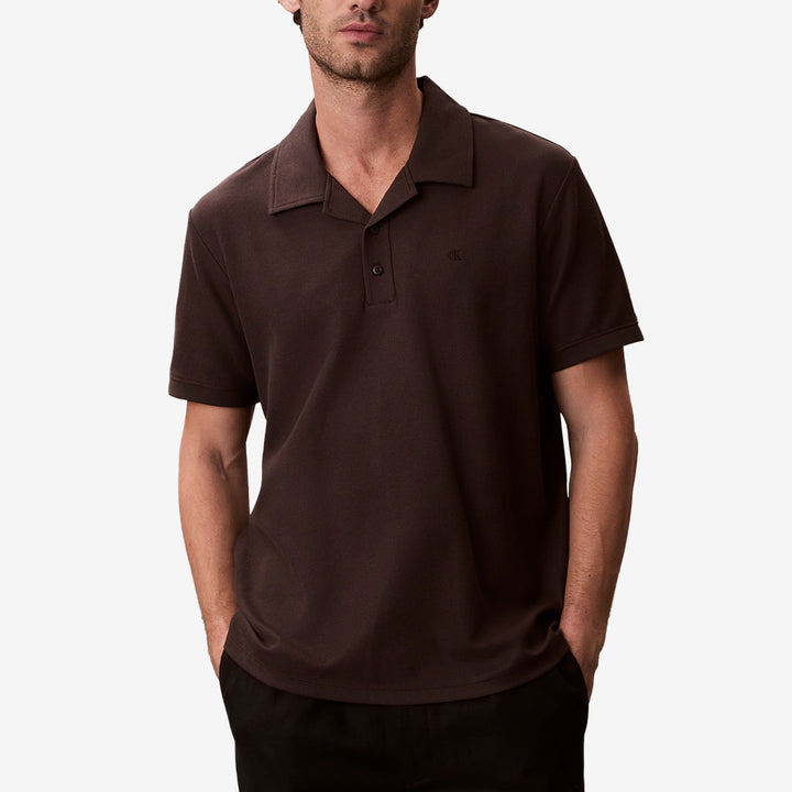 Pikétröja i Mulch med micro waffle-textur från Calvin Klein modell LV04RF205G