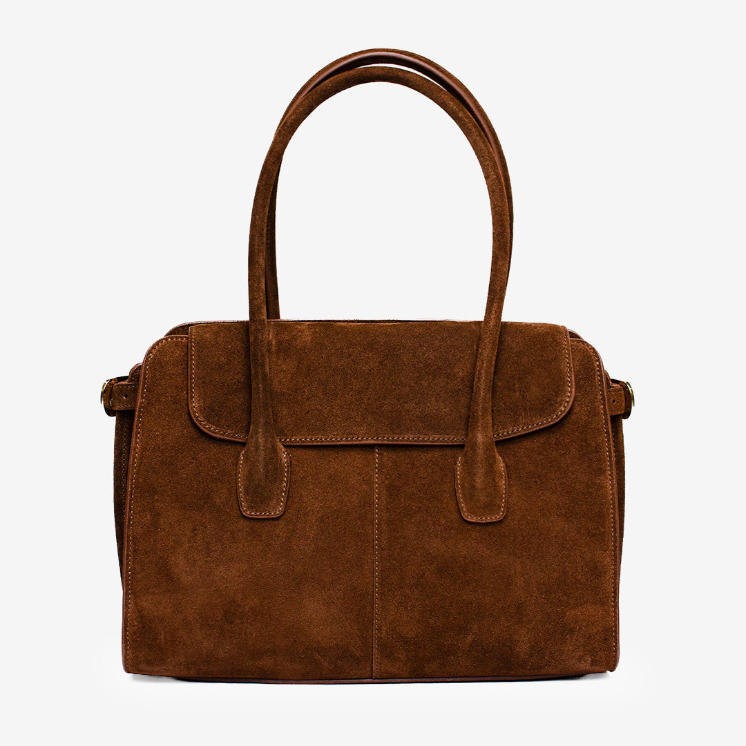 Loretto brun mockaväska med magnetlås och axelrem, rymlig insida för laptop och arbetsmaterial