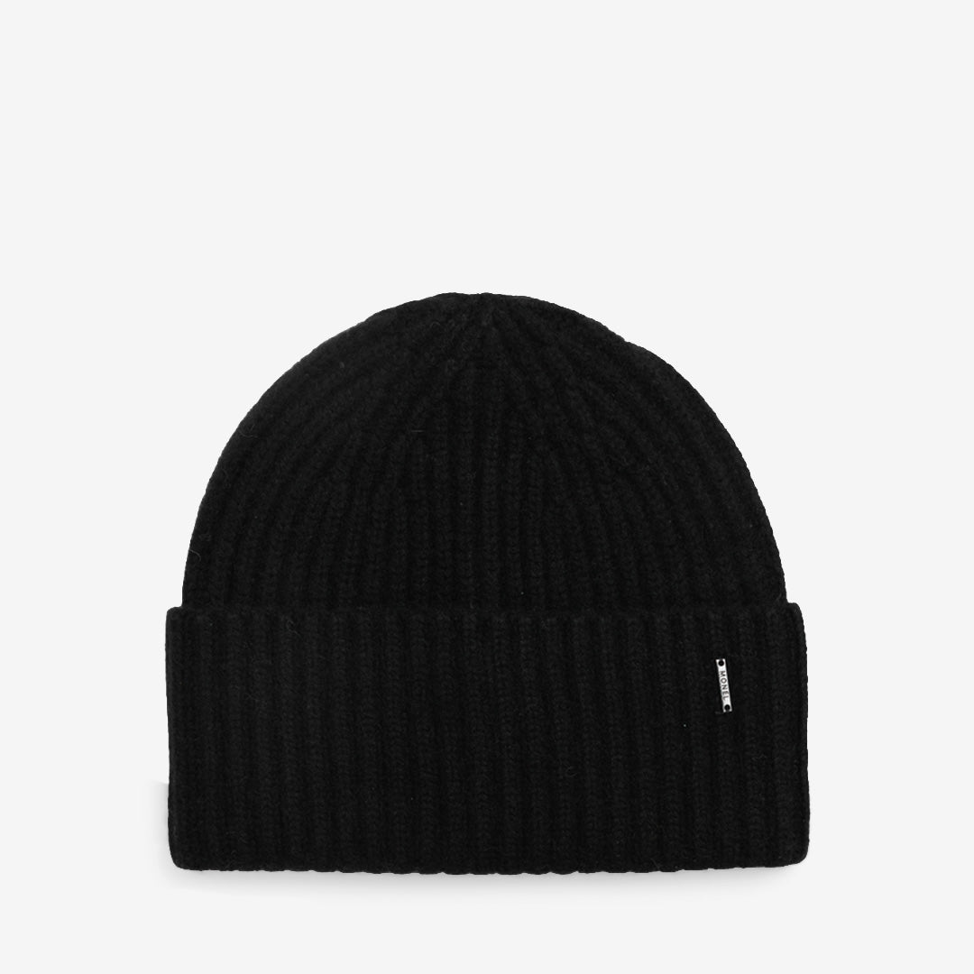 Monel Alba Cashmere Beanie i Black, svart mössa i 100 % kashmir med mjuk och värmande kvalitet för dam och herr.