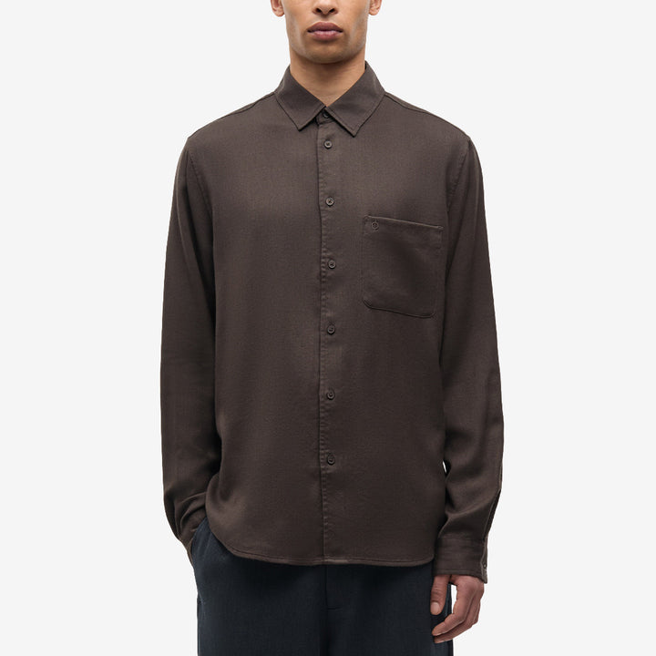 Samsøe Samsøe Saliam NJ Shirt för herr i Delicioso, tillverkad i 100% ull med stilren och tidlös design.