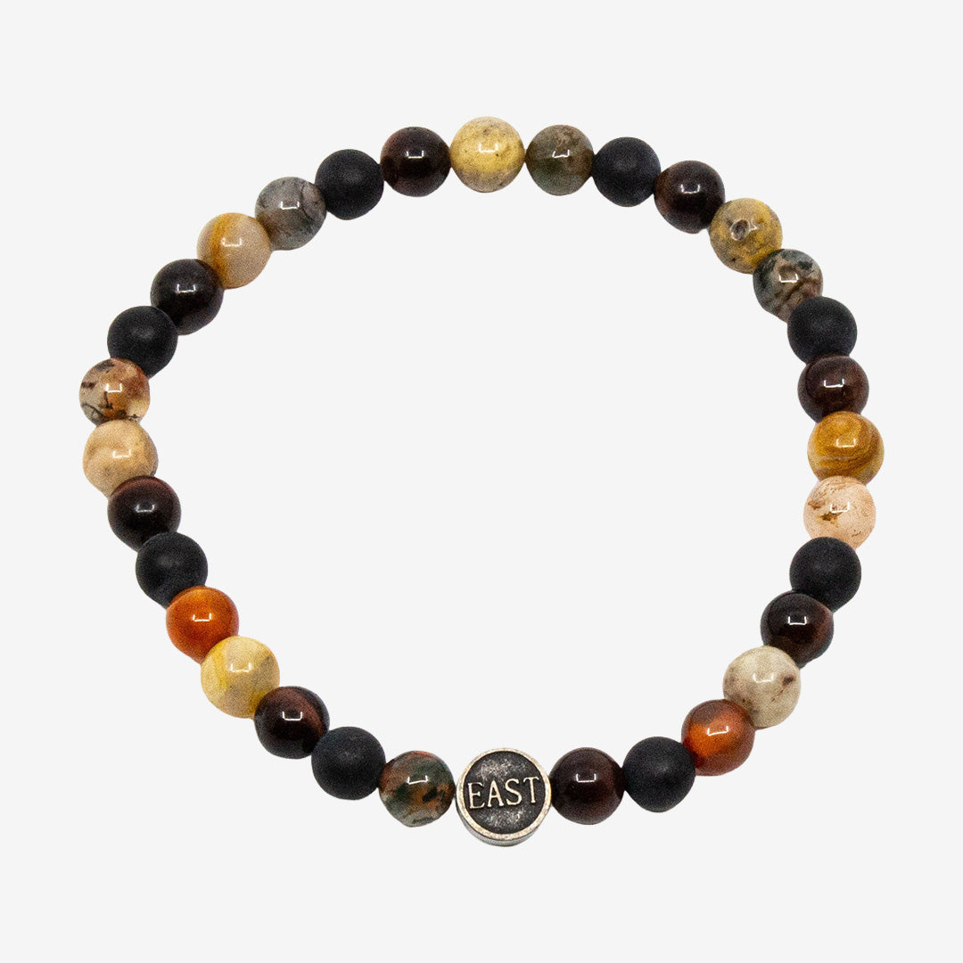 Seven East Knutsford Bracelet handgjort armband av ädelstenar i Red, cirka 19 cm i omkrets.