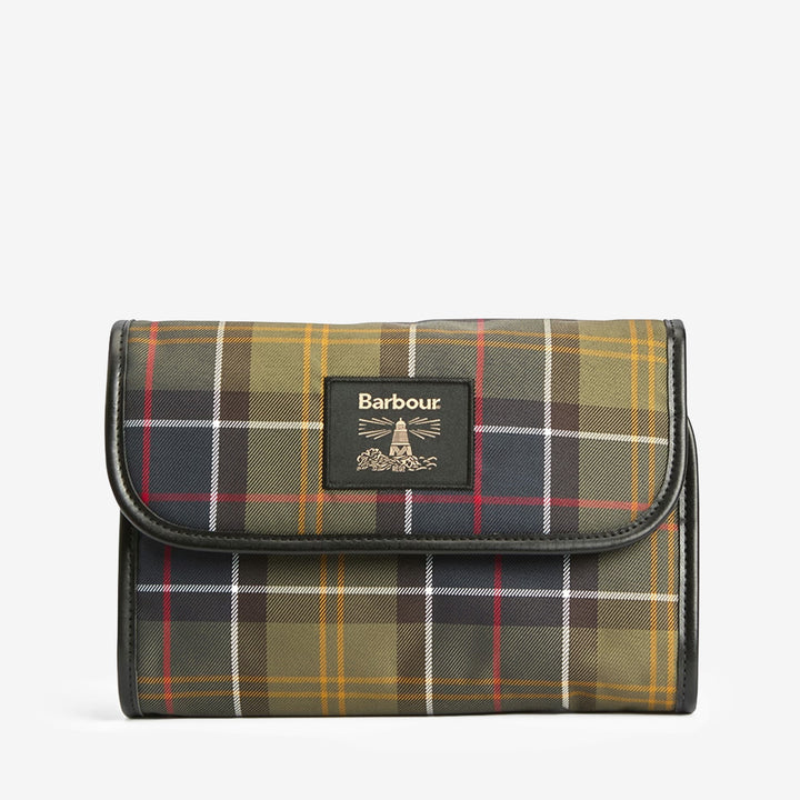 Barbour Tartan Hanging Washbag necessär i Classic/Beacon med tartanmönster, flera fickor och upphängningskrok.