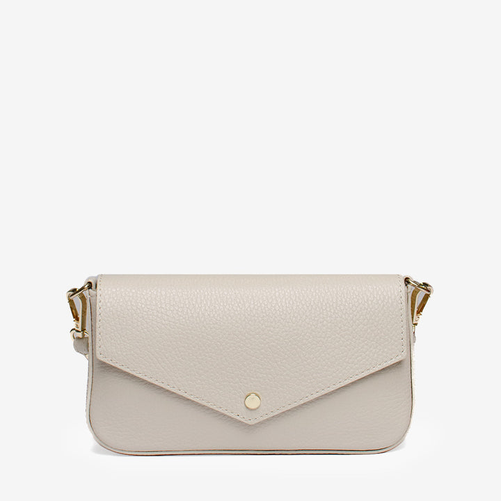 Latalia Mini-kuvert Väska beige i läder med kort axelrem, avtagbar kedjerem, magnetknapp och innerficka