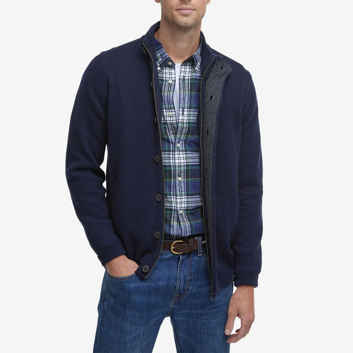Barbour Essential Patch Zip Through stickad tröja i Navy med dragkedja och armbågslappar i Alcantara och läder.