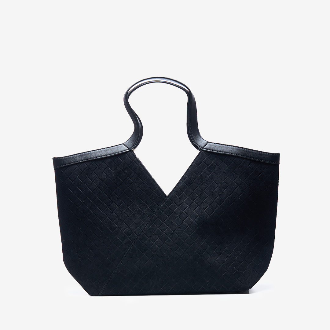 Svart väska MM25667 med justerbar axelrem och praktisk design