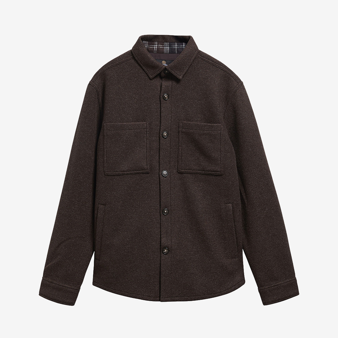Barbour Marltown Overshirt i Dark Oak med klassisk skjortinspirerad design och avslappnad passform.