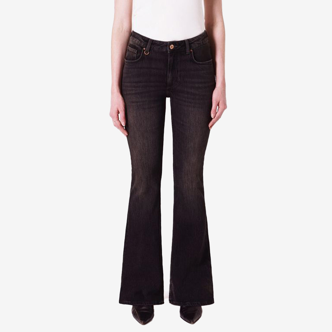 Bootcut jeans i tvättad svart med mellanhög midja och slank siluett