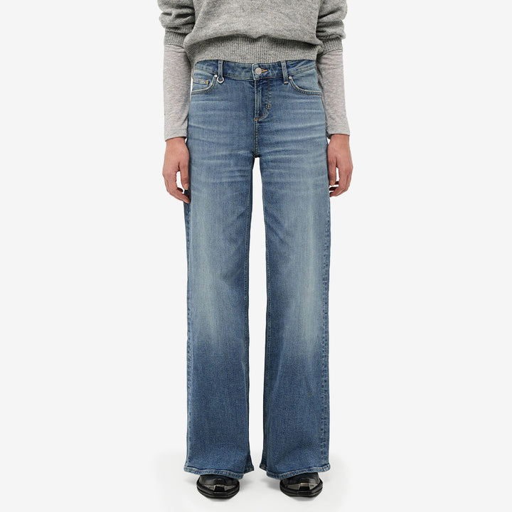 Neuw EVA Wide View Mid Vintage Indigo vida jeans