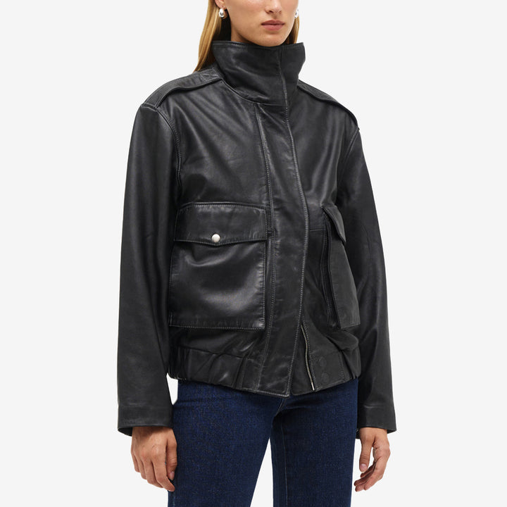 Neuw Scene Leather Jacket skinnjacka för herr i Black tillverkad i 100% läder.