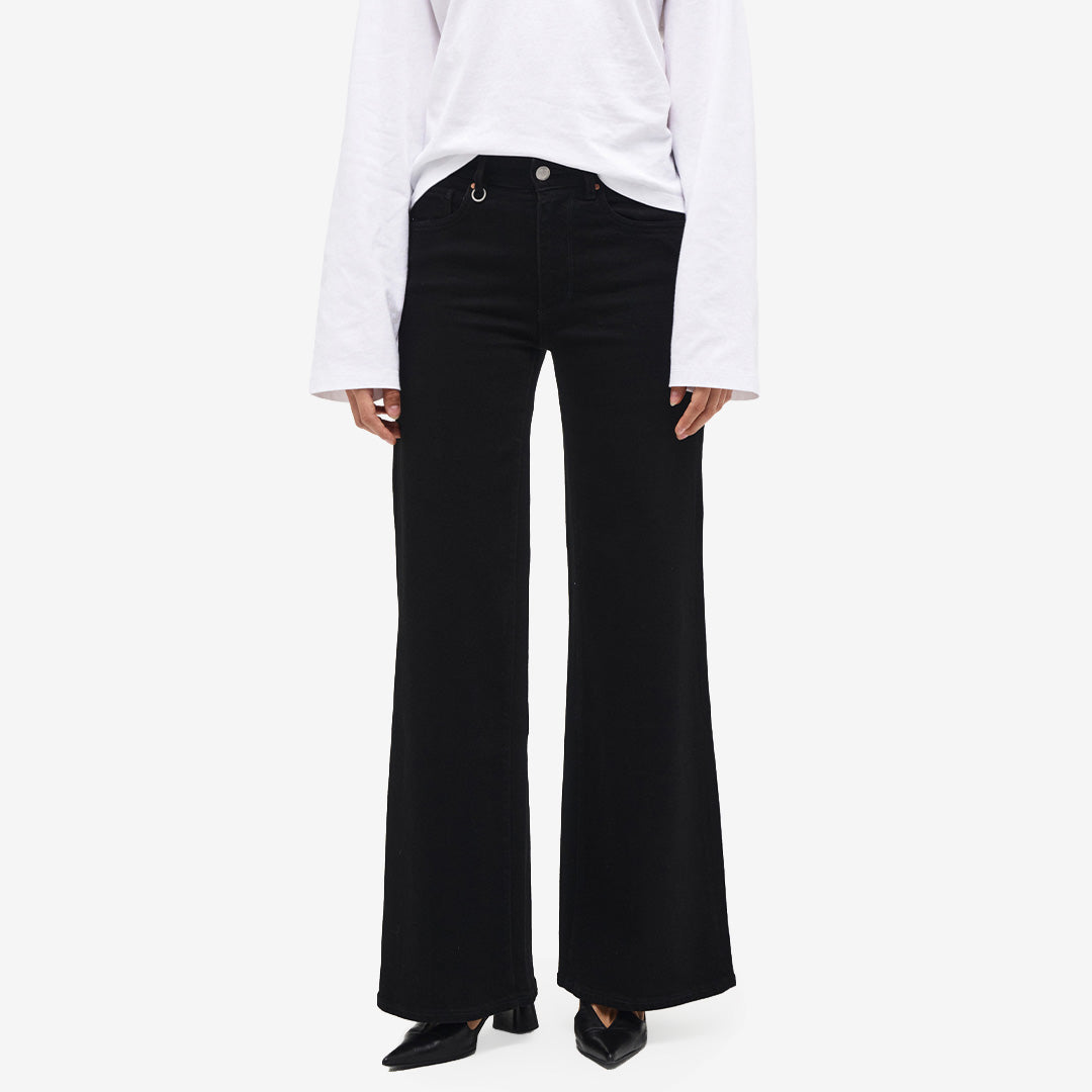 Neuw Eva Wide jeans för dam i Sharp Black med modern wide leg-siluett.