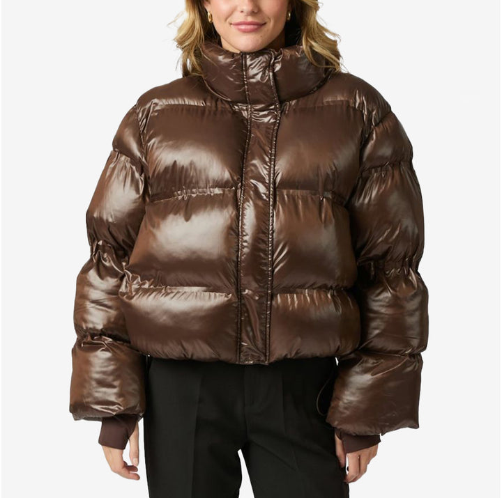 Rhea shiny puffer jacket dark brown – kort vadderad jacka med glänsande finish och justerbar nederkant