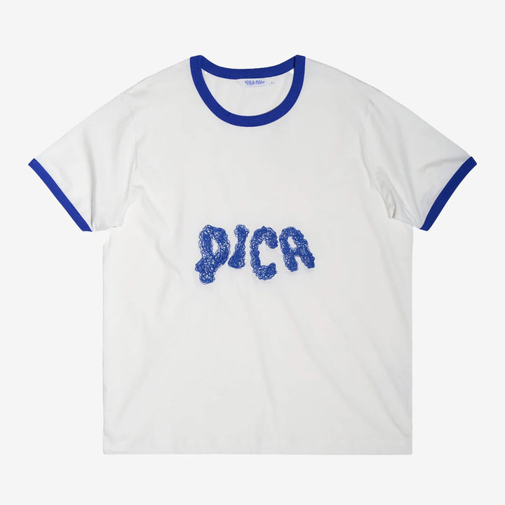 Pica Pica Pica Blobb ribb t shirt vit med blå krage grafiskt tryck