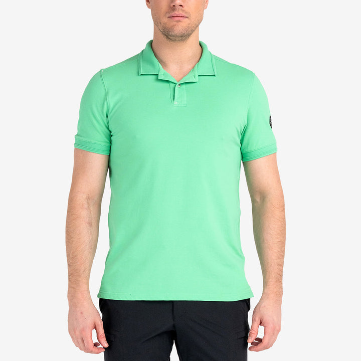 Pelle P Crew Polo herr Lush Green med knappslå och ribbad krage