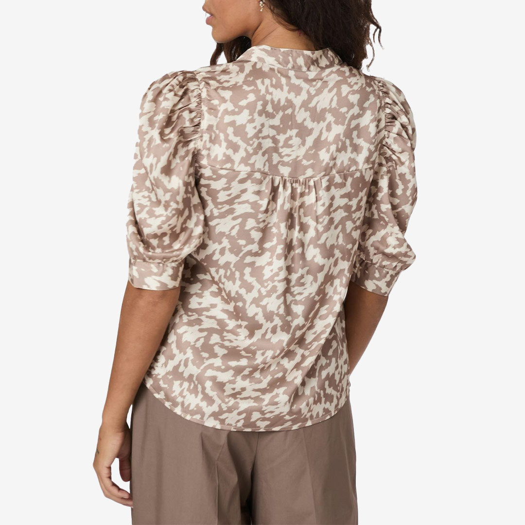 Roella Graphic Fade Blouse
