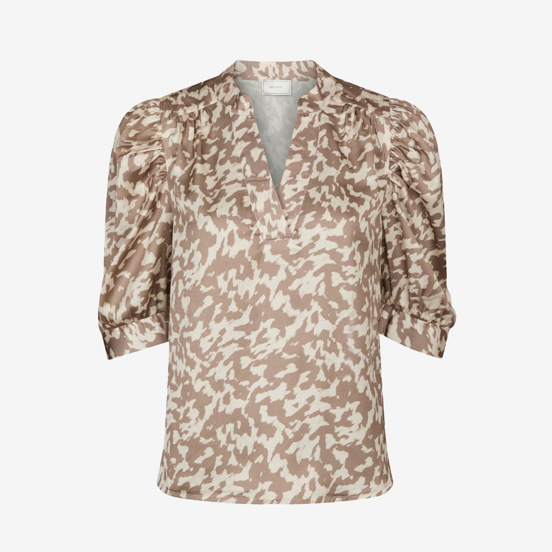 Roella Graphic Fade Blouse