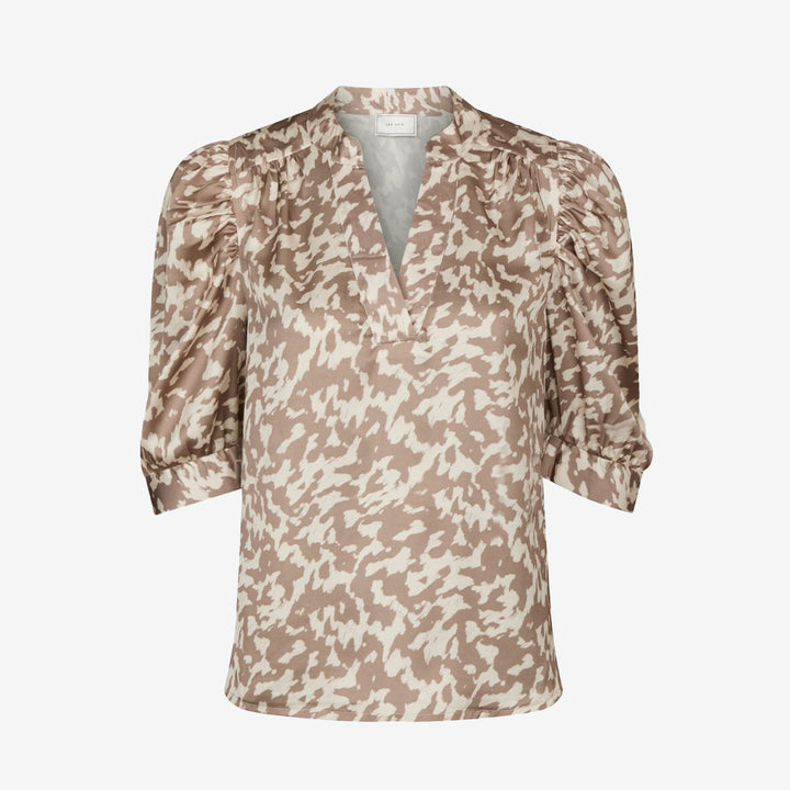 Roella Graphic Fade Blouse