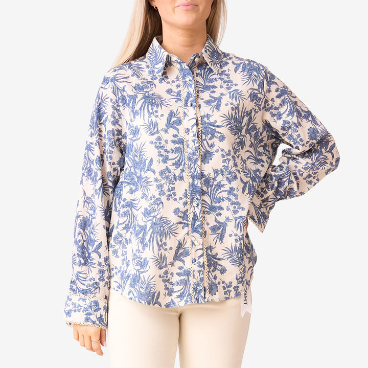 S008 Blus Print 25Blue blå blus i bomull med print