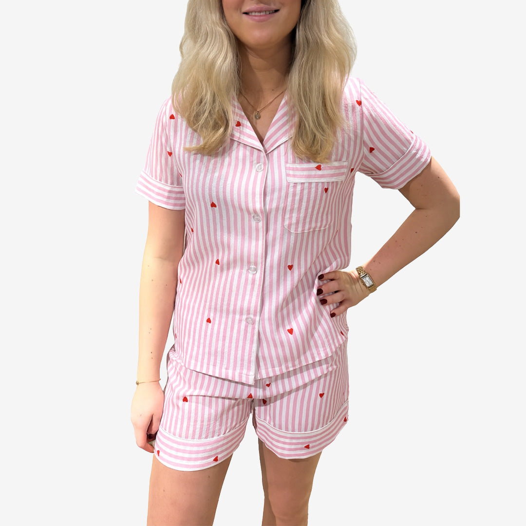 T193 Pyjamas med hjärtan i färgen Pink