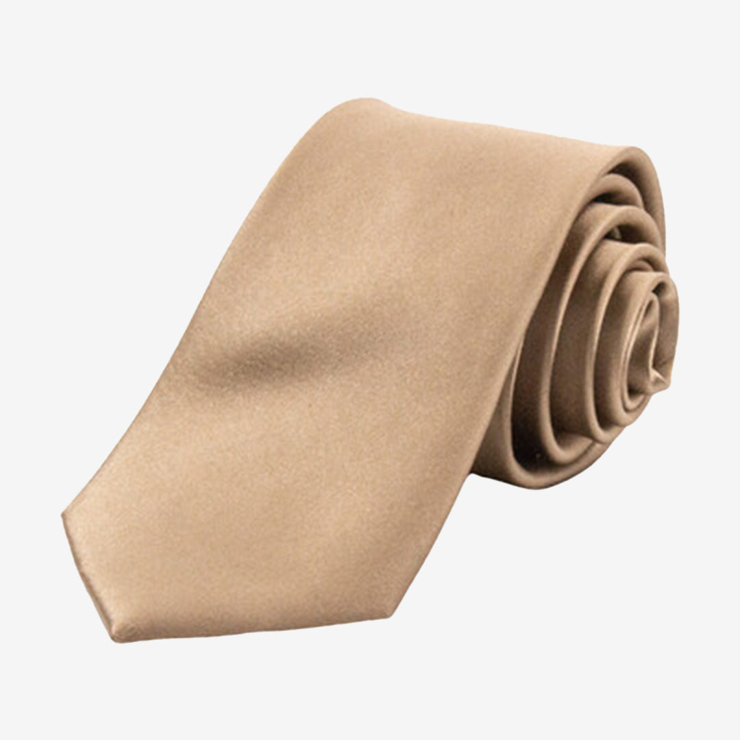 Sandfärgad sidenslips 7,5 cm bred, handsydd modell Mälaren i 100% siden