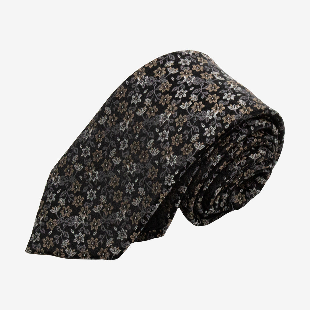 Seven East Kliplev Tie slips i Black med stilren och tidlös design i 100% siden, 7,5 cm bred.