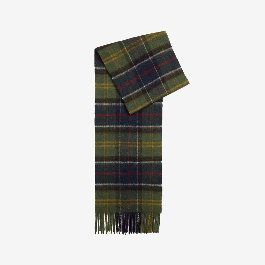 Barbour Wool Cashmere Scarf i Classic Tartan med klassiskt Barbour-mönster, tofsar och mjuk ull- och kashmirblandning.