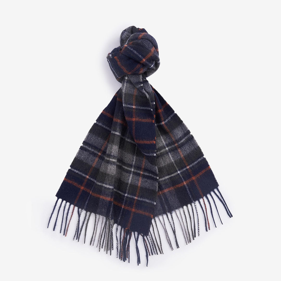 Barbour New Check Tartan Scarf i Navy/Dark Ginger med klassiskt rutmönster och mjuk lammull- och kashmirblandning.