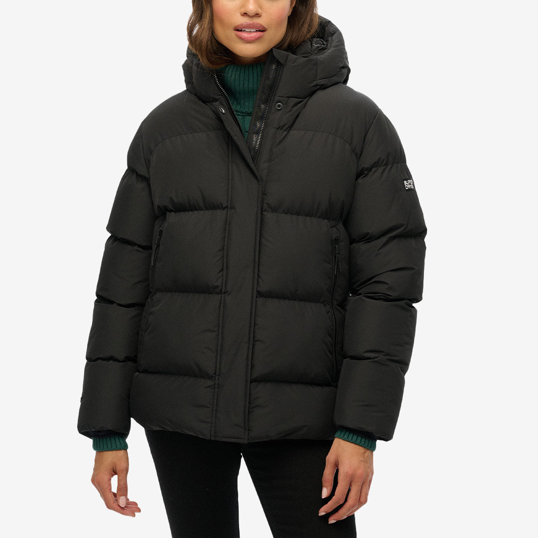 Superdry Hooded 5 Baffle Pufferjacka med vaddering, justerbar huva och broderad logotyp – dammodell

