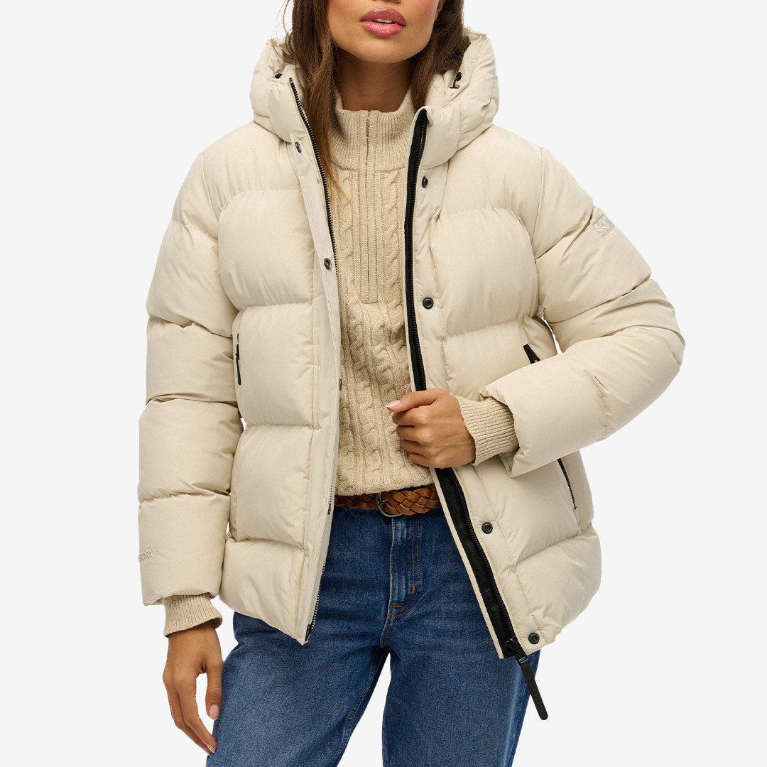 Superdry Hooded 5 Baffle Pufferjacka med vaddering, justerbar huva och broderad logotyp – dammodell