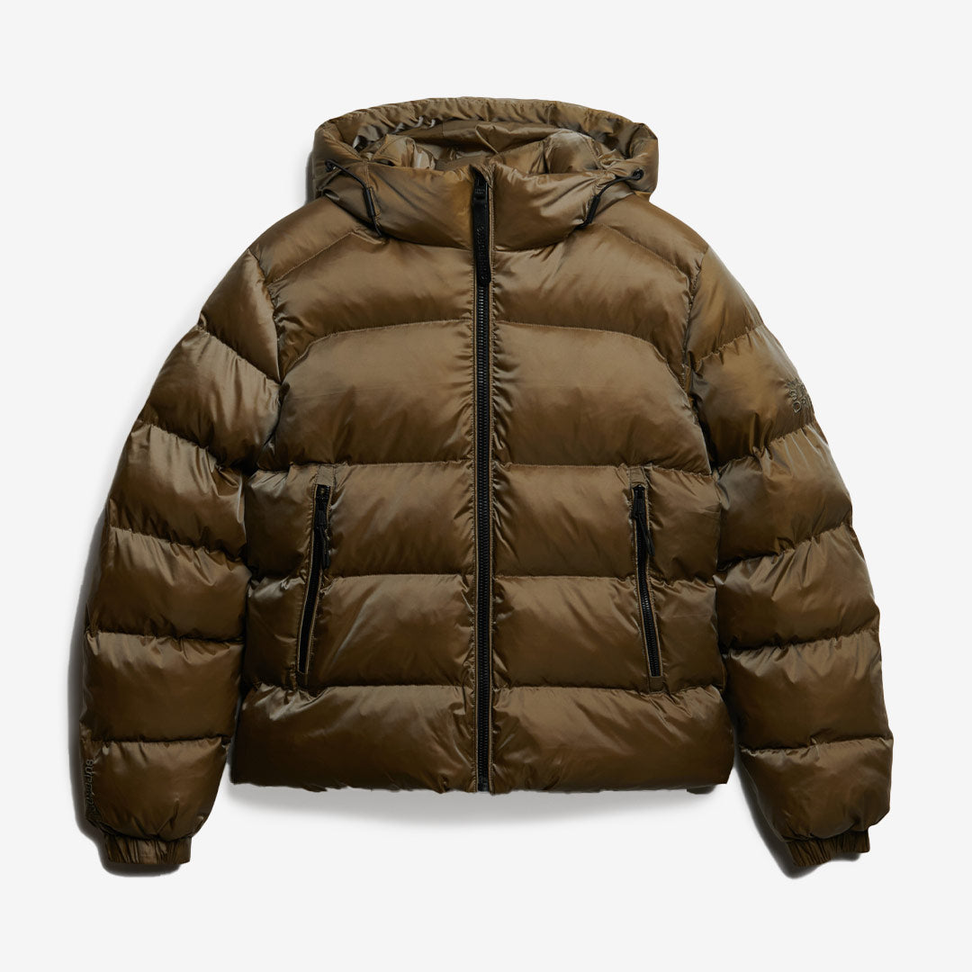Superdry Hooded Luxe Sports Pufferjacka i slimmad passform med dragkedja, justerbar huva och broderade logotyper – dammodell