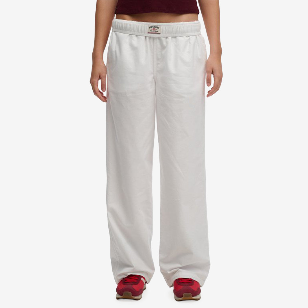 Superdry W7011288A Cotton Elastic Trouser i färgen Optic med rak passform och elastisk midja för dam