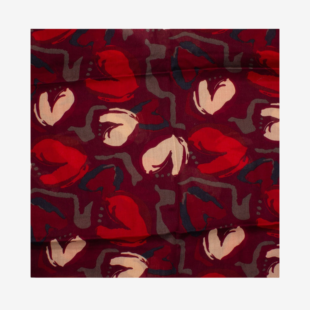 Seven East Roskilde Scarf mönstrad sjal i Red, 180 x 90 cm, tillverkad i 100% polyester.