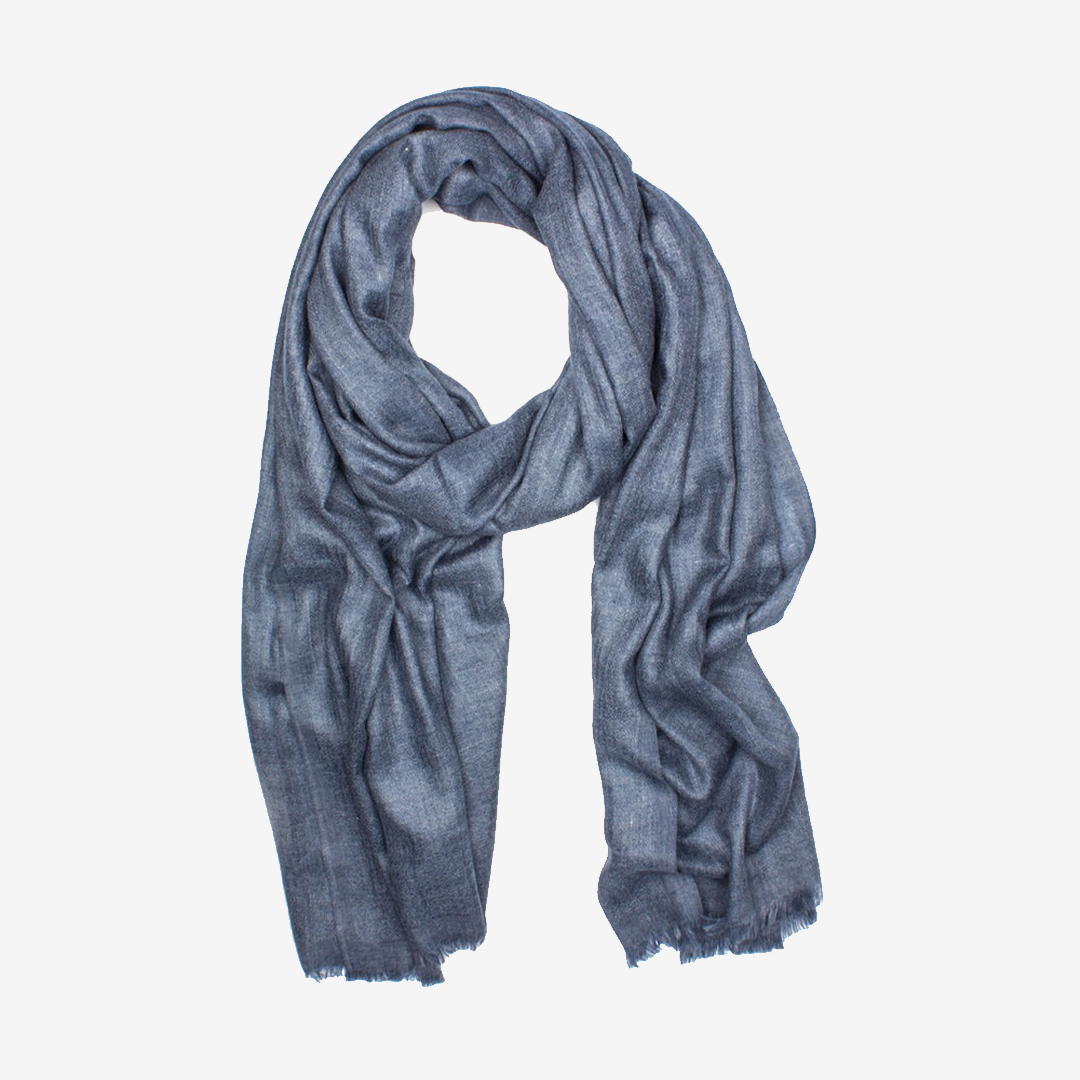 Jeansblå vävd sjal från 7East i 100% modal modell Y4104 storlek 200x90 cm