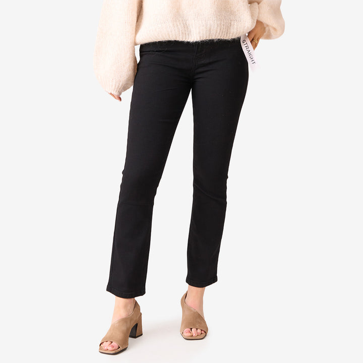 Jeans i svart med rak passform