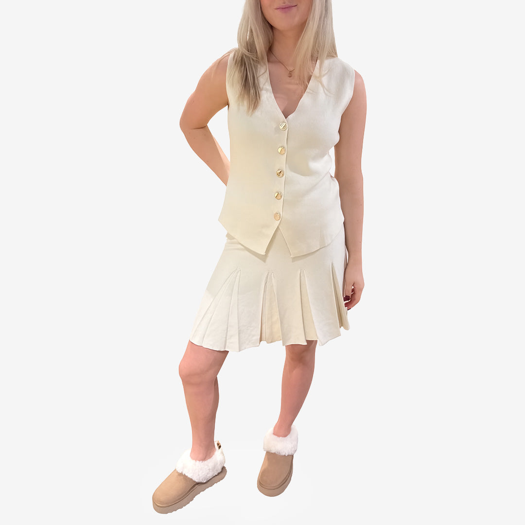 Y852 stickat set i beige med väst och kjol