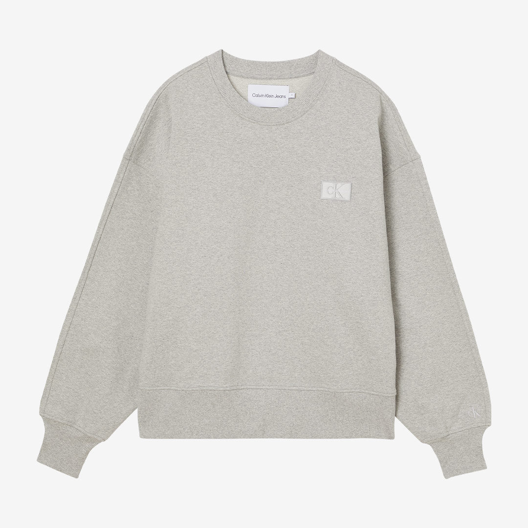 BADGE OVERSIZED CREW NECK