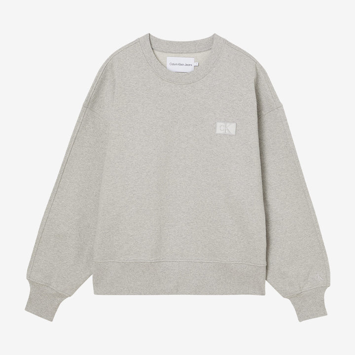BADGE OVERSIZED CREW NECK