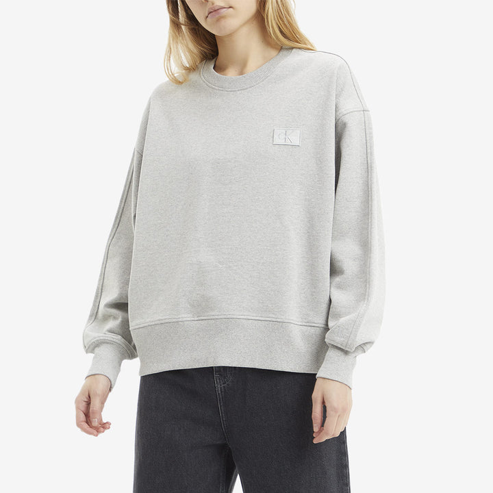 BADGE OVERSIZED CREW NECK